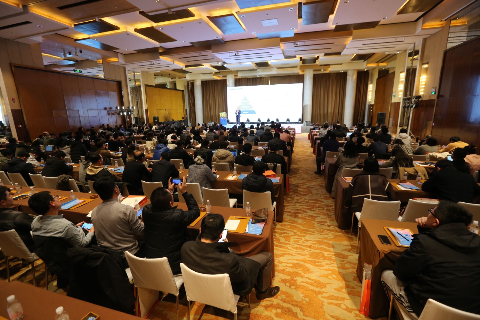 現(xiàn)場(1).jpg 現(xiàn)場(1).jpg